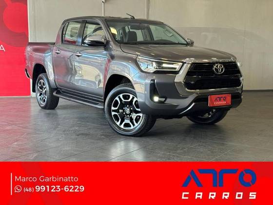 TOYOTA HILUX 2.8 D-4D TURBO DIESEL CD SRV 4X4 AUTOMÁTICO TOYOTA HILUX 2.8 D-4D TURBO DIESEL CD SRV 4X4 AUTOMÁTICO